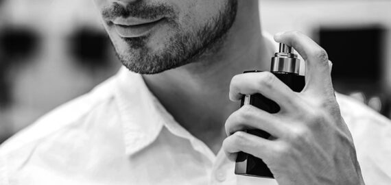 Cách xịt nước hoa cho nam chuẩn giữ mùi hương lâu nhất