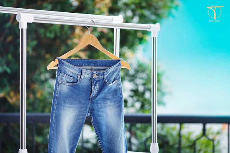 Cách giặt quần Jean mới mua không phai màu đơn giản tại nhà