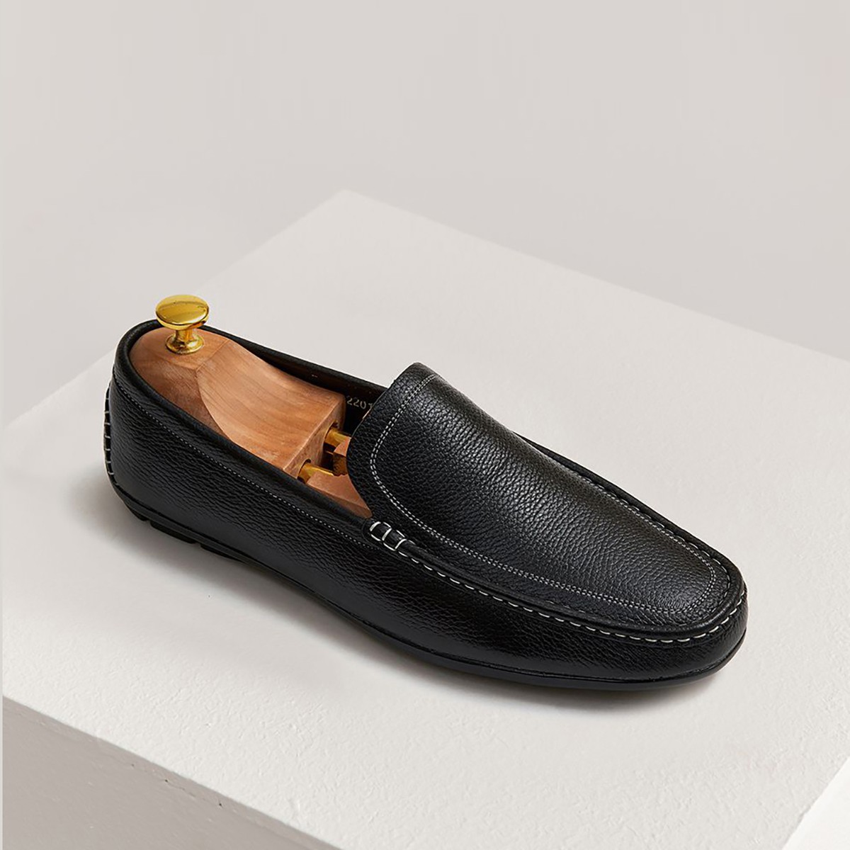 Giày lười da nam màu đen viền chỉ nổi GNTA2201-D