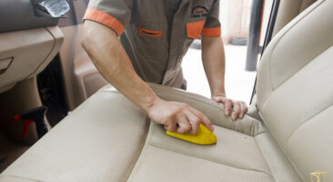 Cách vệ sinh làm sạch ghế da ô tô tại nhà sạch 100% nhanh chóng