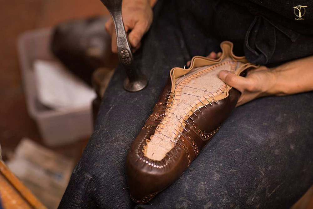 Tại sao nghề học làm giày da thủ công được ưa chuộng