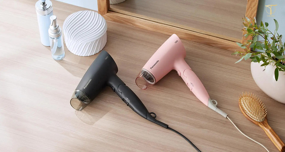 Cách làm phẳng túi da bị nhăn đơn giản, hiệu quả tại nhà 4 dùng máy sấy tóc để làm phẳng túi xách bị nhăn