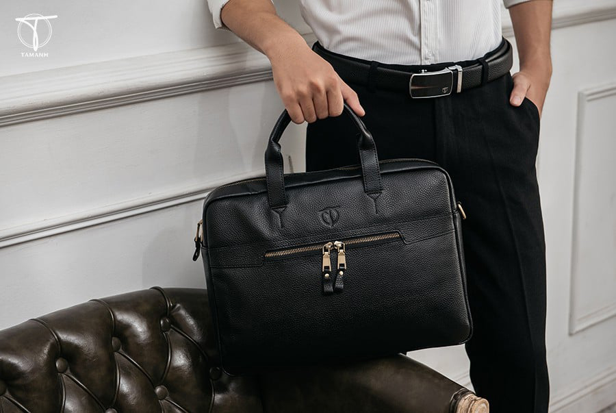 Cách làm phẳng túi da bị nhăn đơn giản, hiệu quả tại nhà 6 có cách sử dụng và bảo dưỡng đúng cách để hạn chế túi bị nhăn