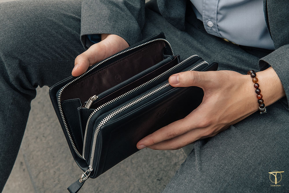 Chọn ví làm từ da thuộc