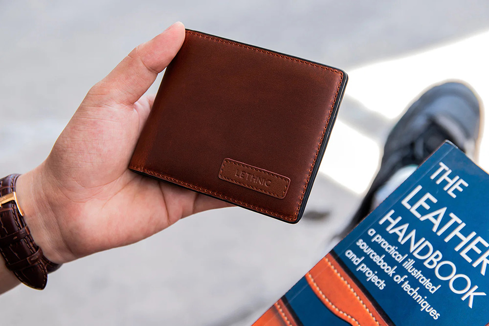 15+ Các thương hiệu ví nam nổi tiếng Việt Nam được ưa chuộng 2024 5 Thương hiệu ví da nổi tiếng Việt Nam 5