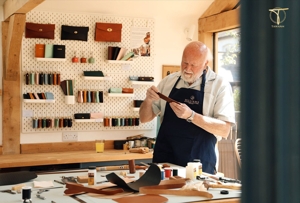 Top 6 workshop làm ví da thủ công cho người mới bắt đầu 7 Chọn workshop làm ví da dựa theo Đội ngũ giảng dạy