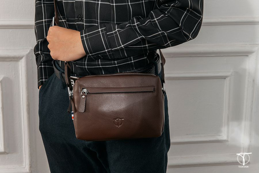 Mách nhỏ cách chọn túi xách hợp dáng người chuẩn fashionista 13 Cách chọn túi xách hợp dáng người nhỏ nhắn, xinh xắn