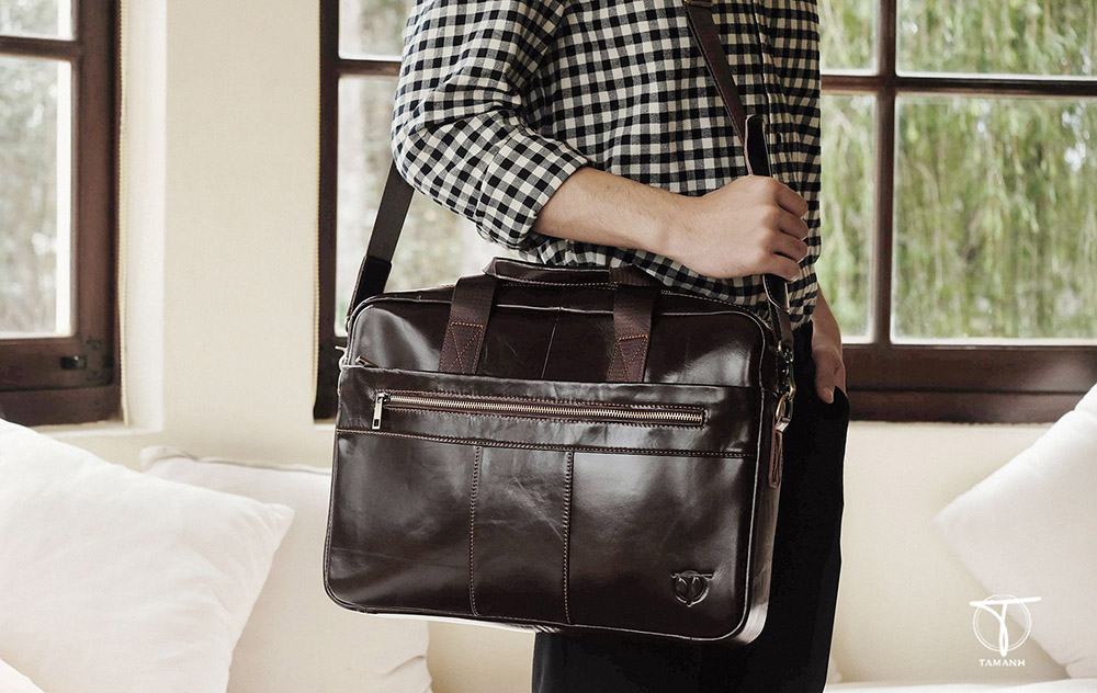 Mách nhỏ cách chọn túi xách hợp dáng người chuẩn fashionista 9 Chọn túi xách theo dáng người đồng hồ cát