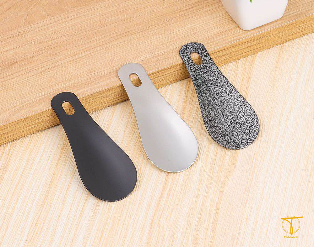 cây đón gót giày còn được gọi là shoehorn