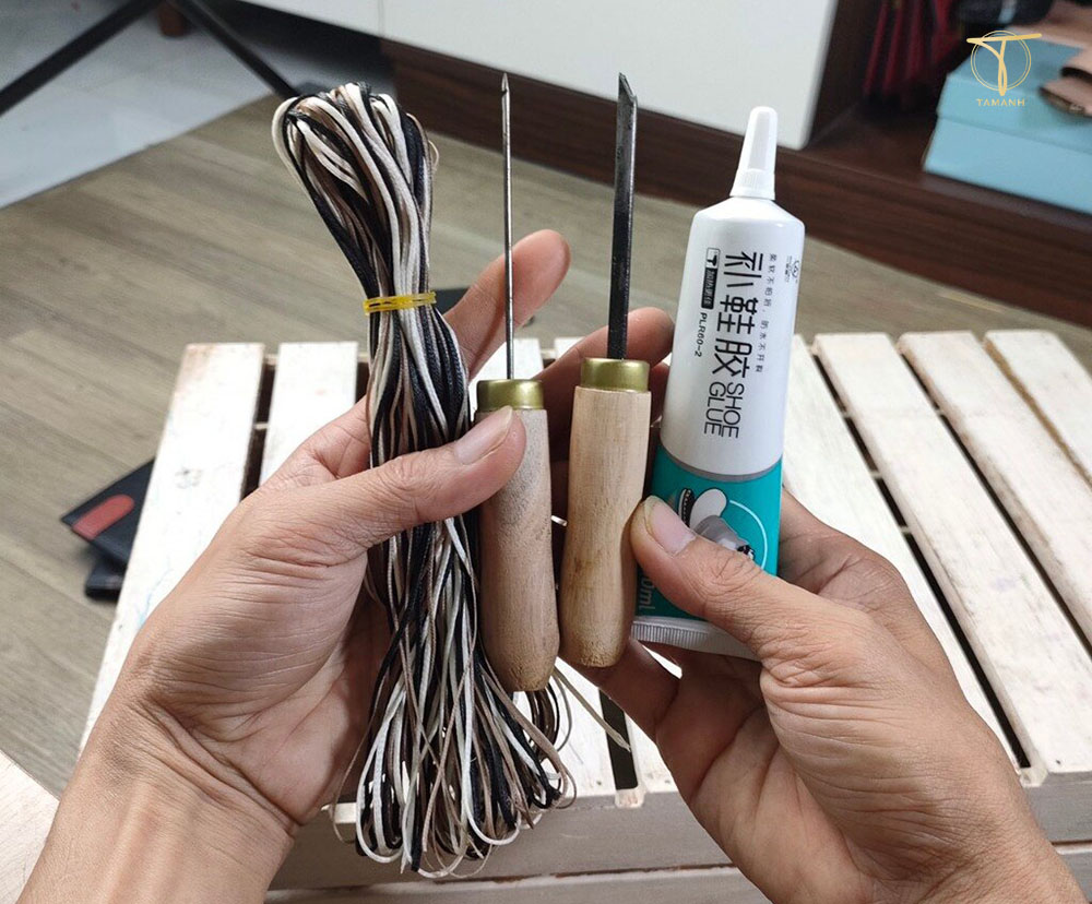 Hướng dẫn cách khâu giày chuẩn xác, mũi kim chắc chắn, khó bung 9 Chuẩn bị dụng cụ khâu giày
