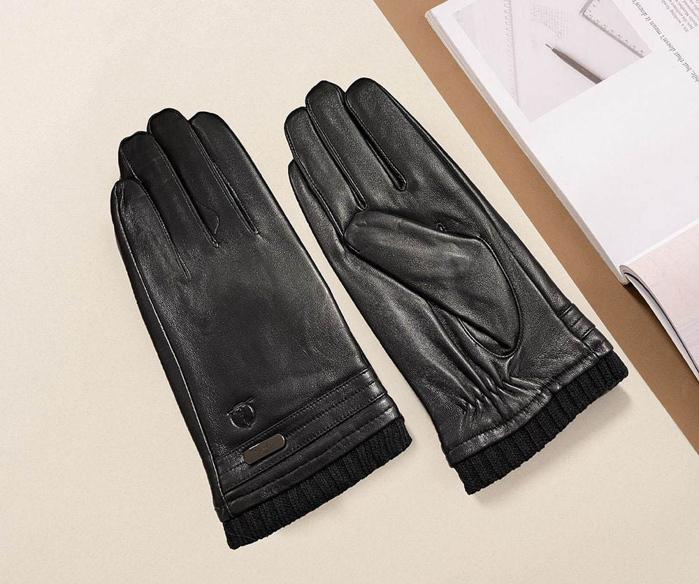 So sánh về độ dẻo dai của găng tay da bò và da cừu