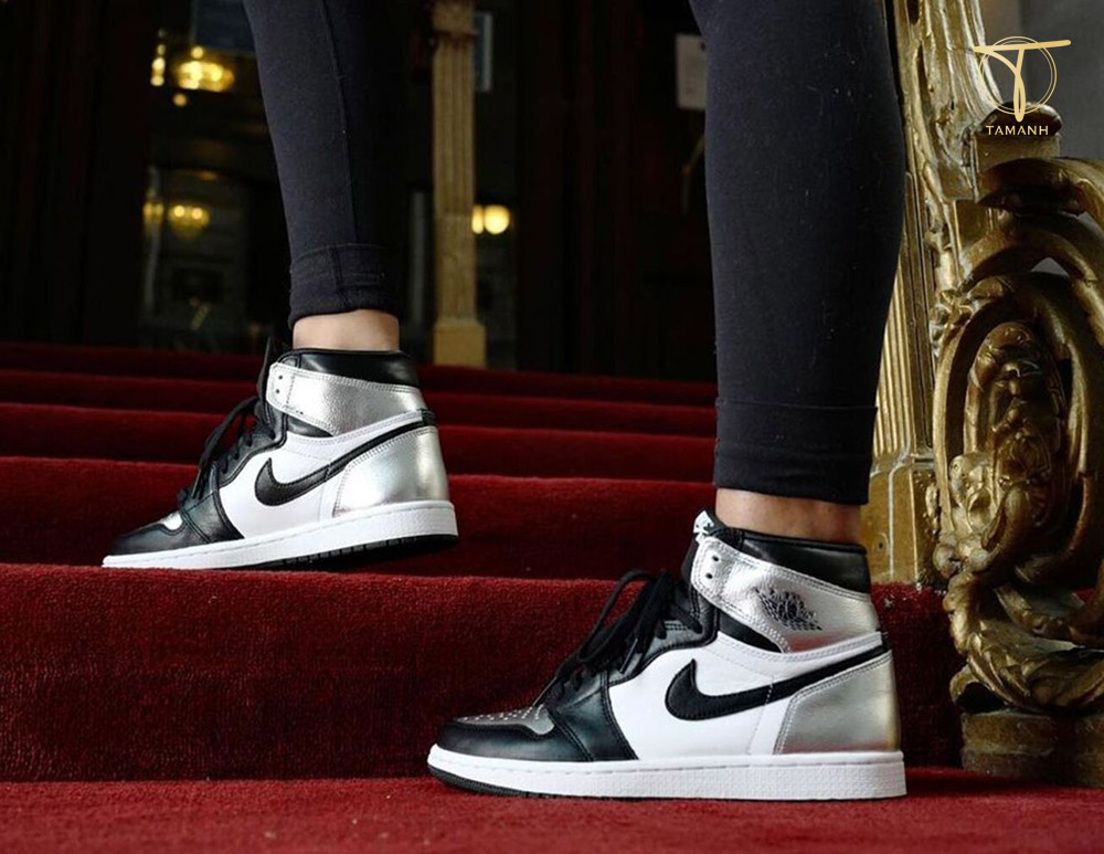 Sneakers tiếp tục là biểu tượng của phong cách năng động và hiện đại