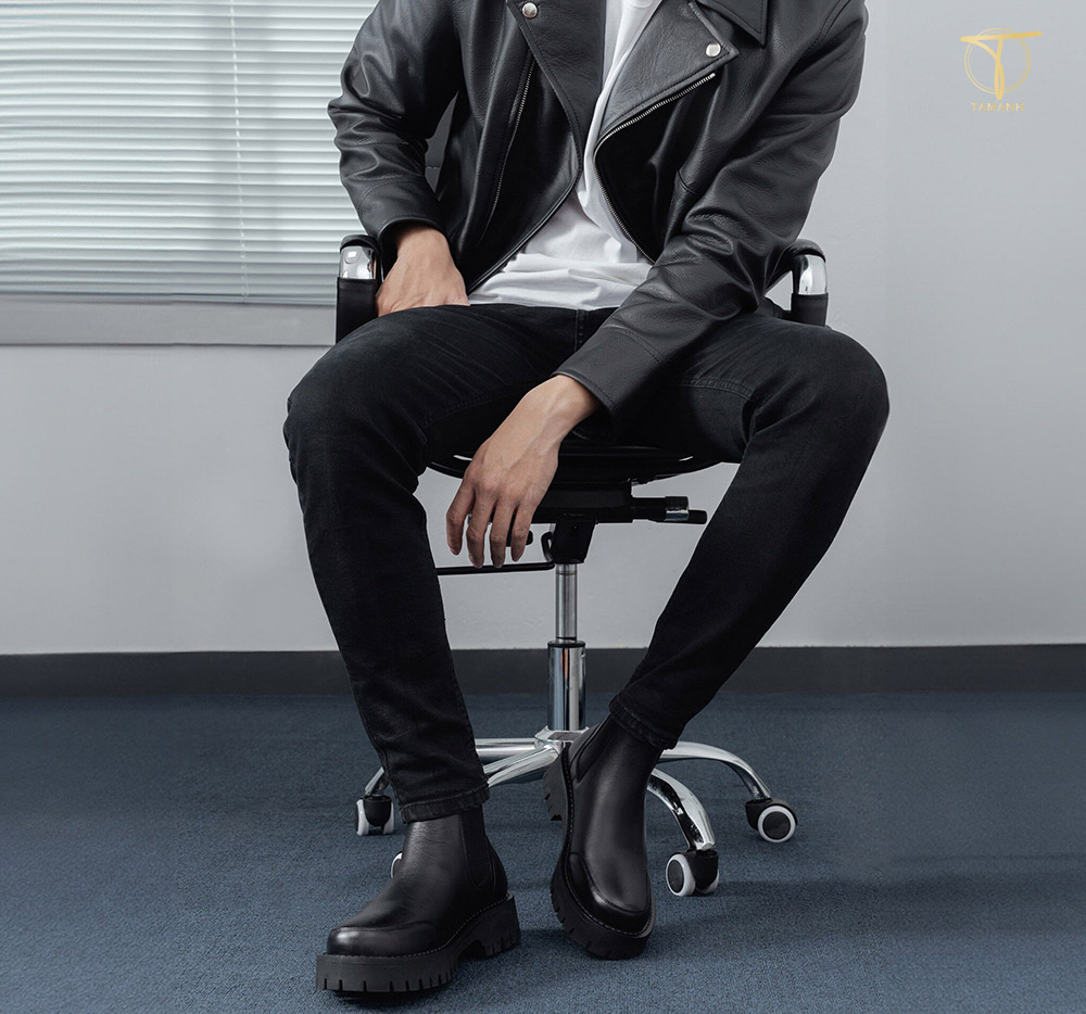 Áo sơ mi với áo da biker và quần skinny jeans + boots cổ cao